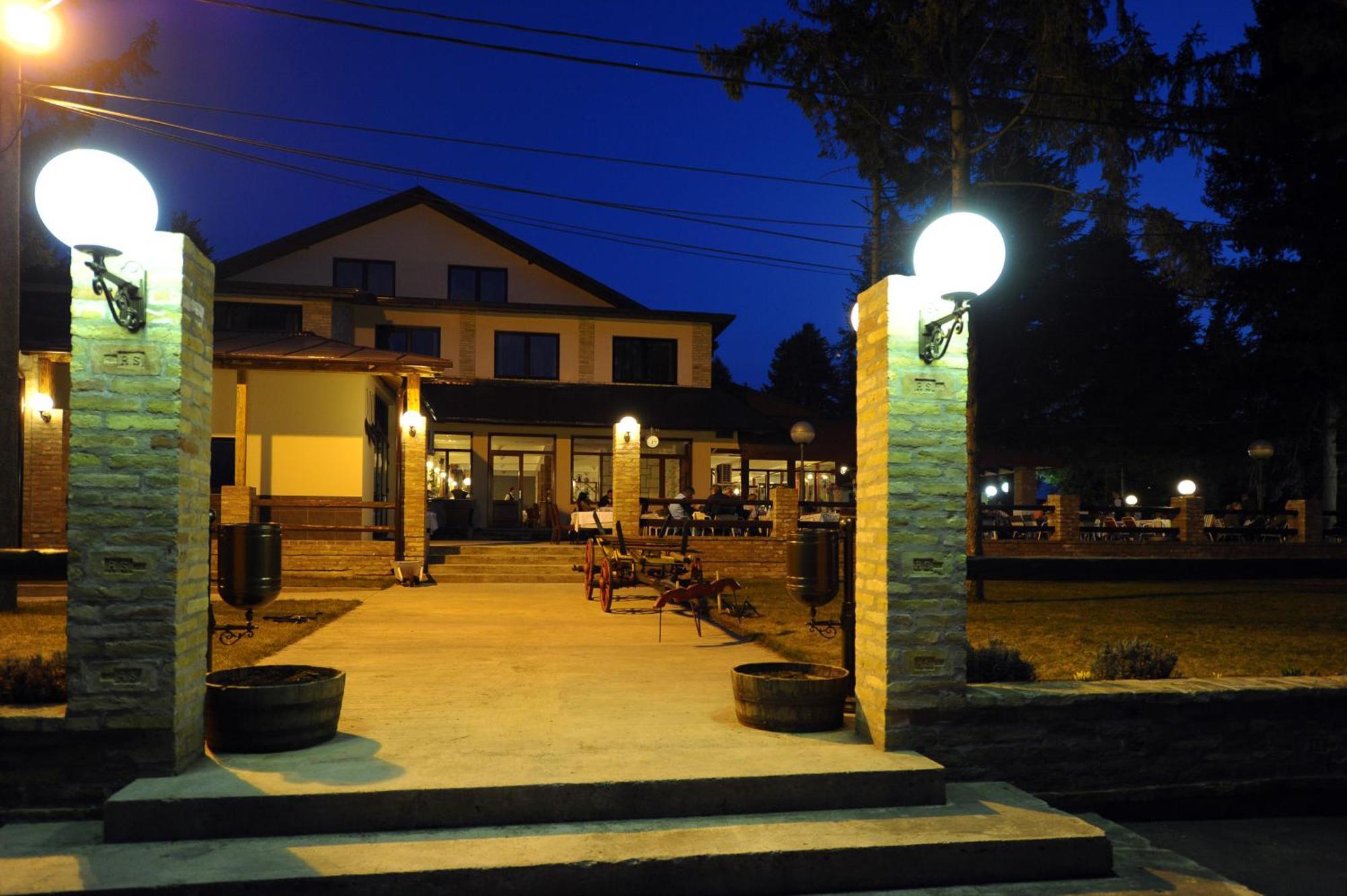 בלגרד Hotel 1000 Ruza מראה חיצוני תמונה