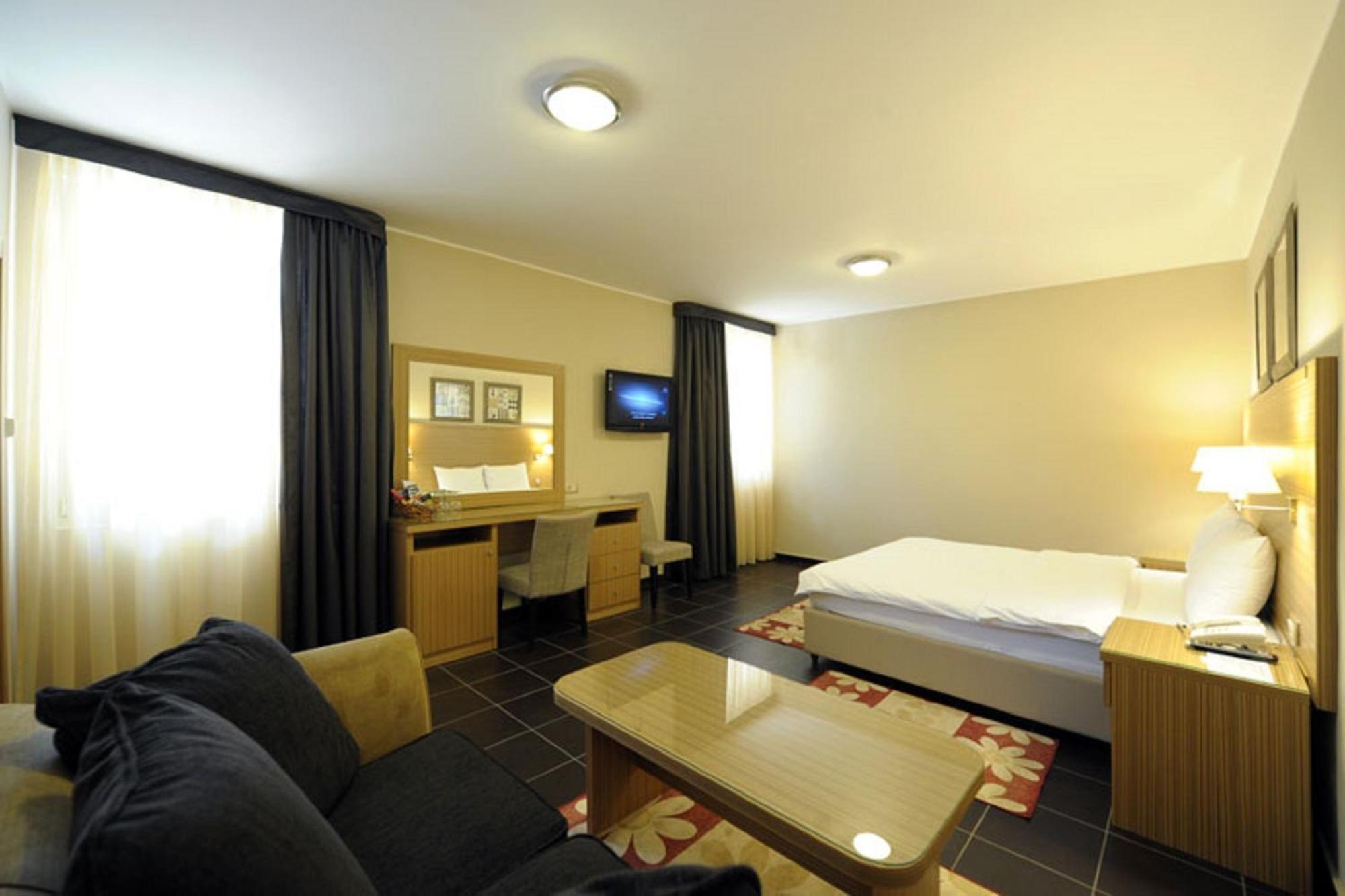 בלגרד Hotel 1000 Ruza חדר תמונה